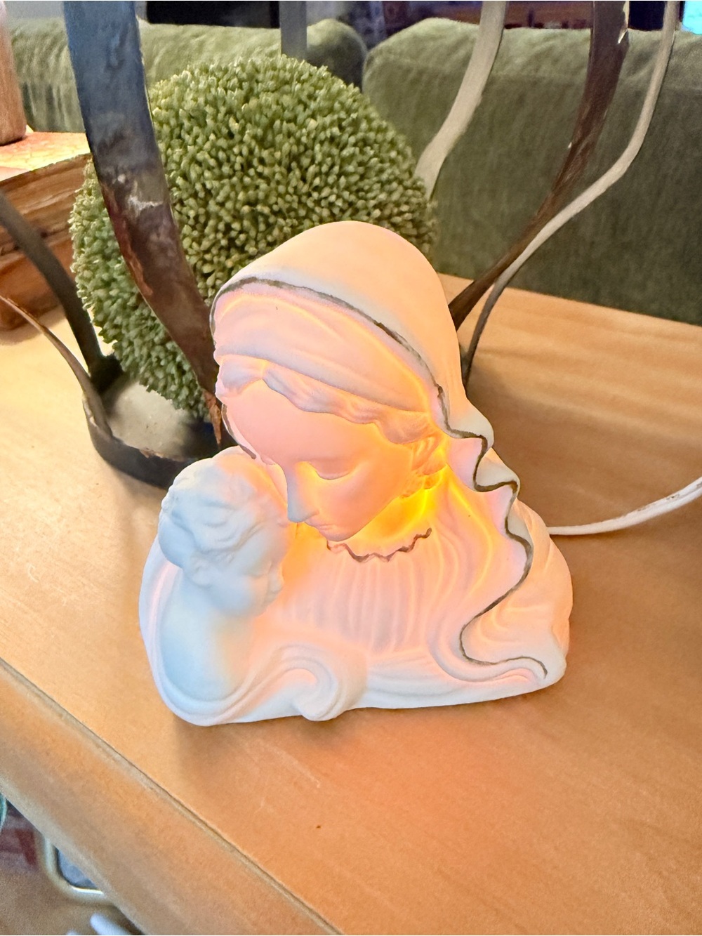 Vintage Porcelain Madonna & Child Night Light - Picture 5 of 16